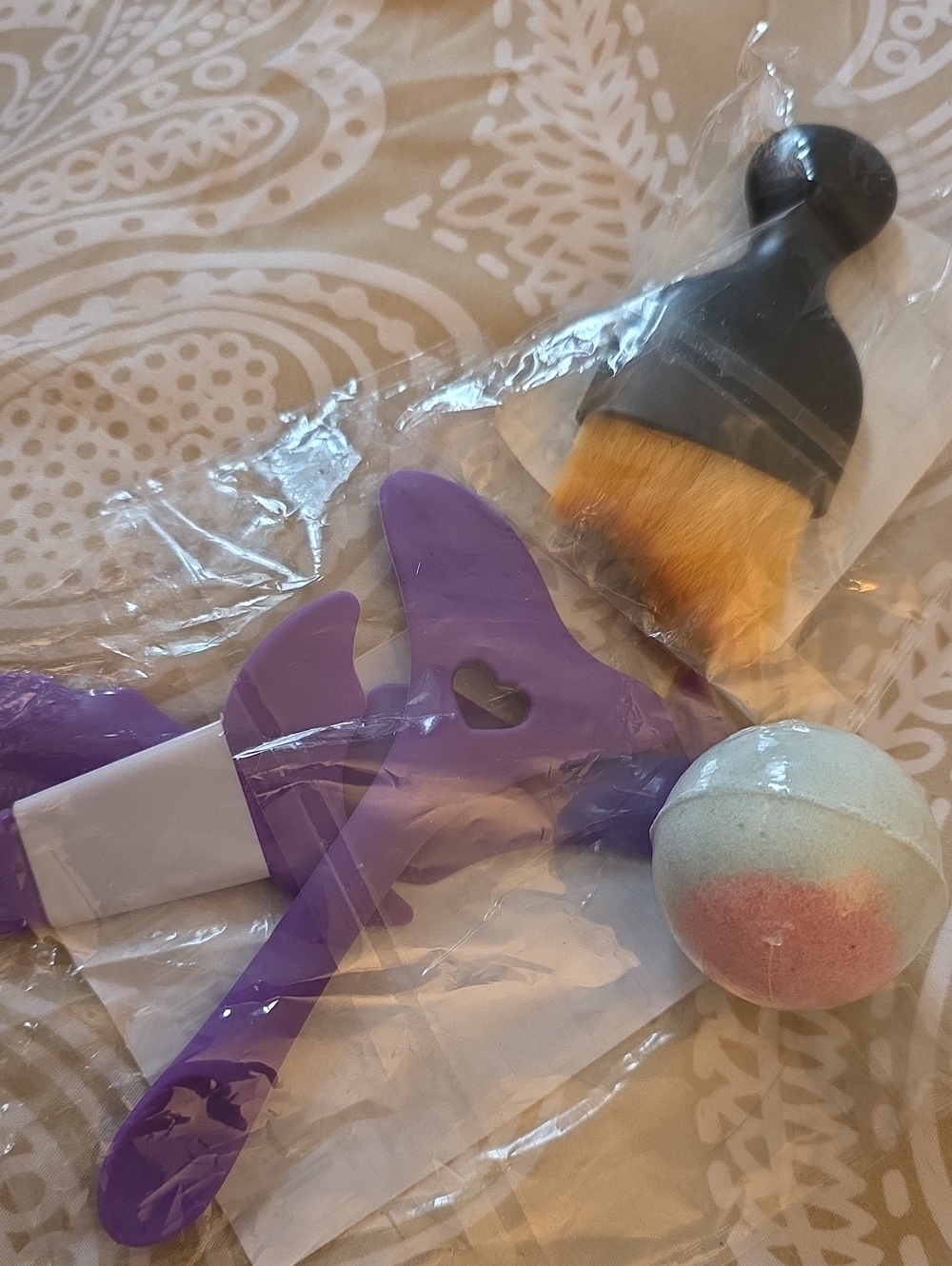 Makeup Spa Applicators Set with Brush 3 Eyeliner Line Helpers Free Bath Bomb